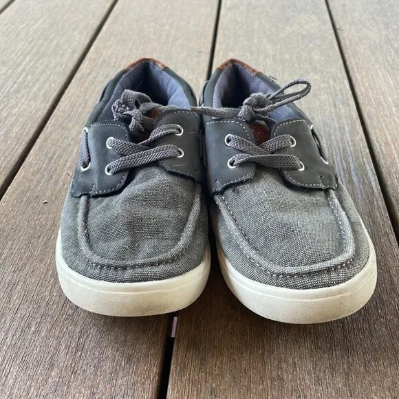 Boys canvas grey shoes size 4 - Picture 2 of 6